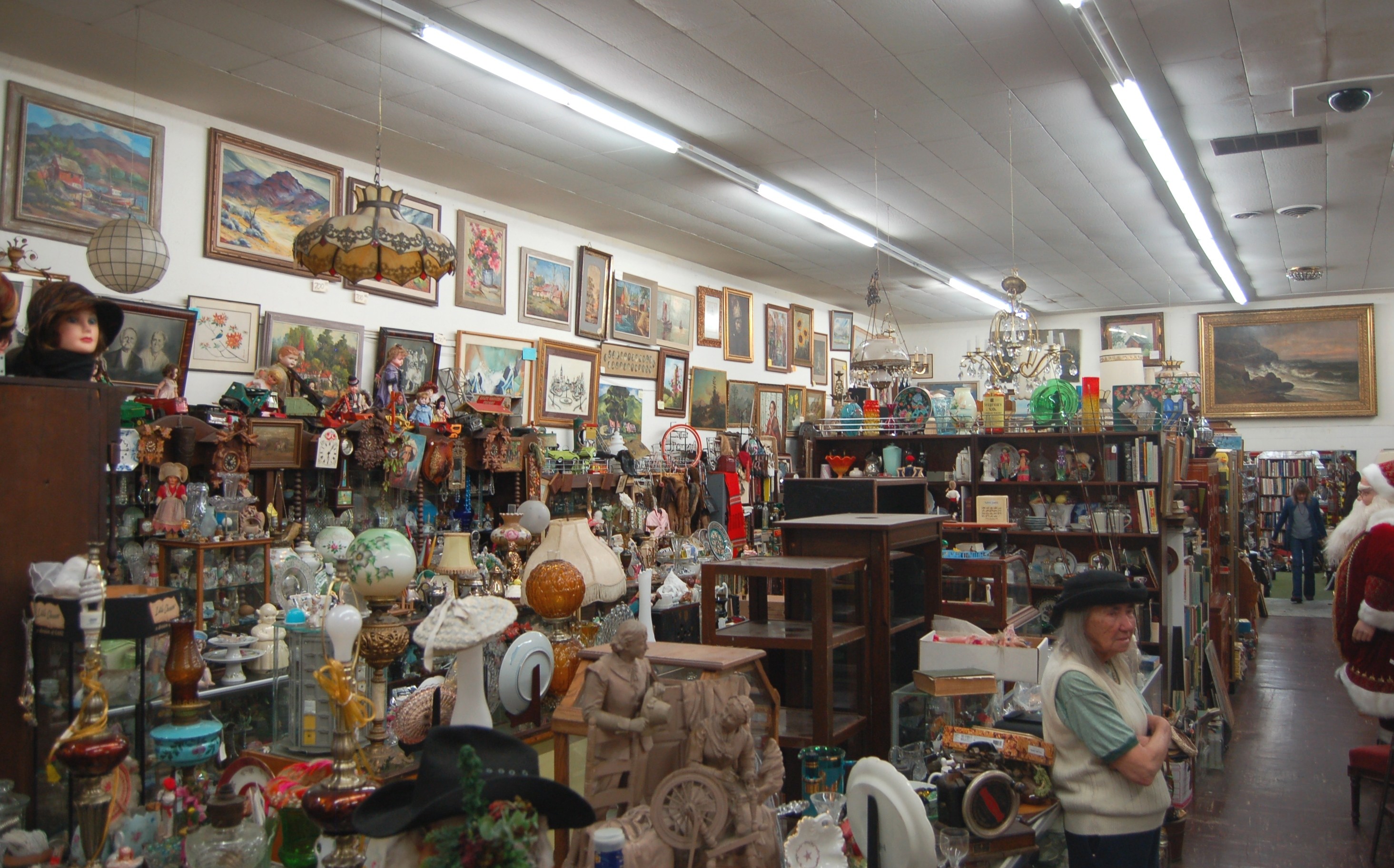 Pauline's Antiques - photo by Darin Moriki for Bay Area News Group